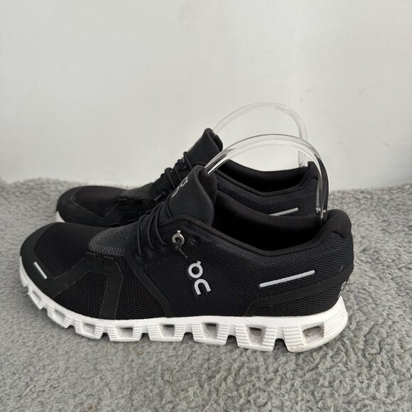 On Cloud Running Shoes Womens Size 9.5 Black White Athletic Gym Sneakers Swiss - Picture 2 of 10
